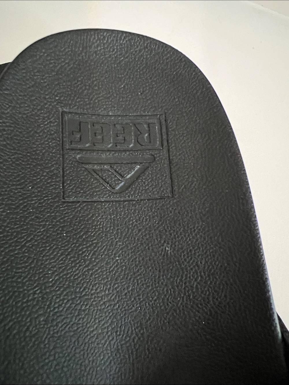 Black Leather Reef Flip Flops NWOT - Picture 2 of 5